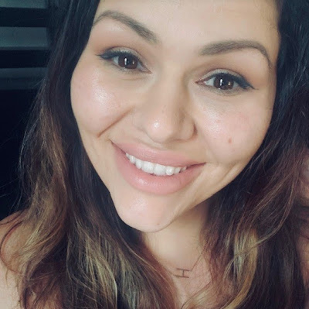 Meet your Posher, Estefania